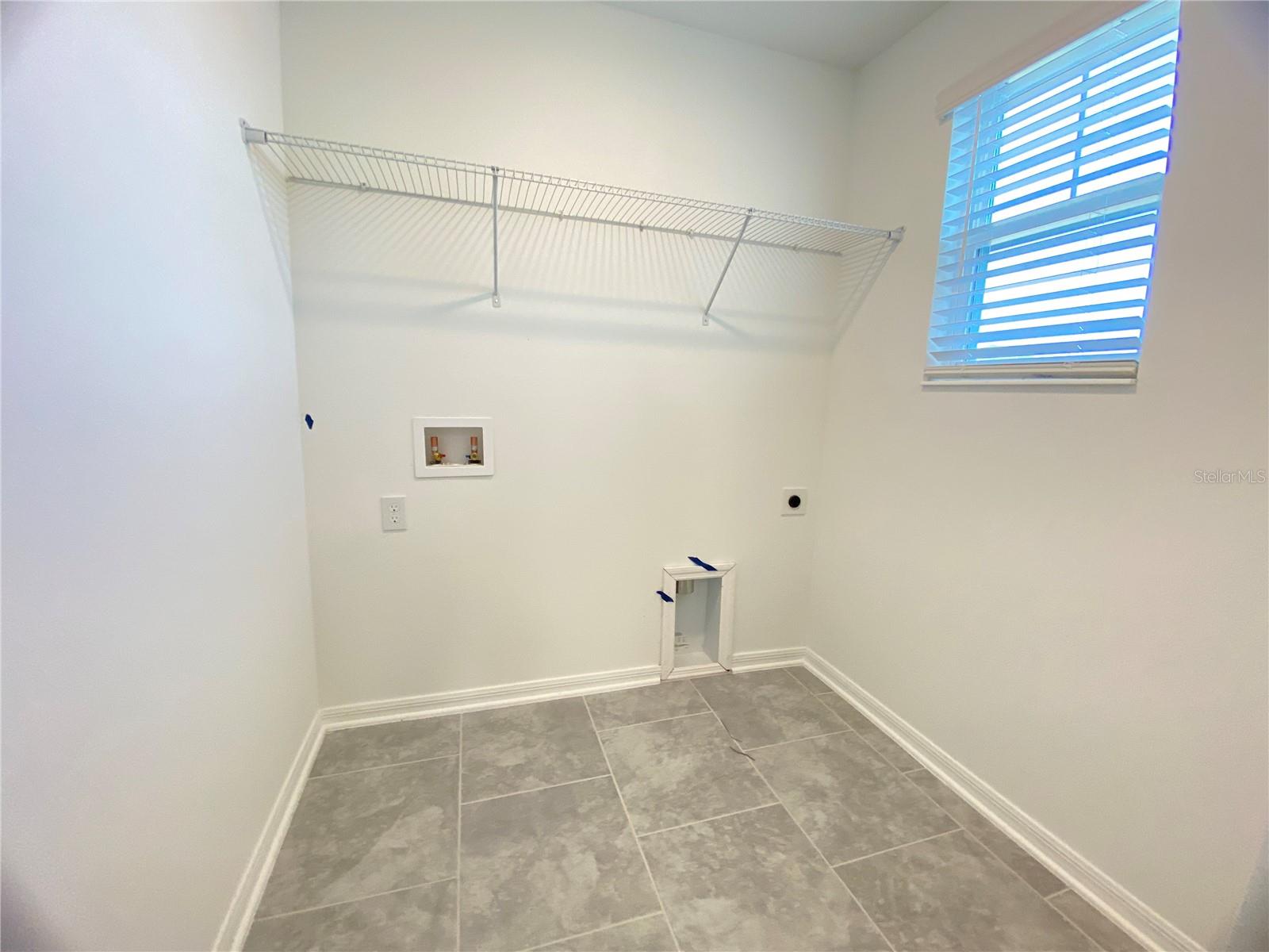 Image 20 of 26 For 3947 Willowbrook Drive