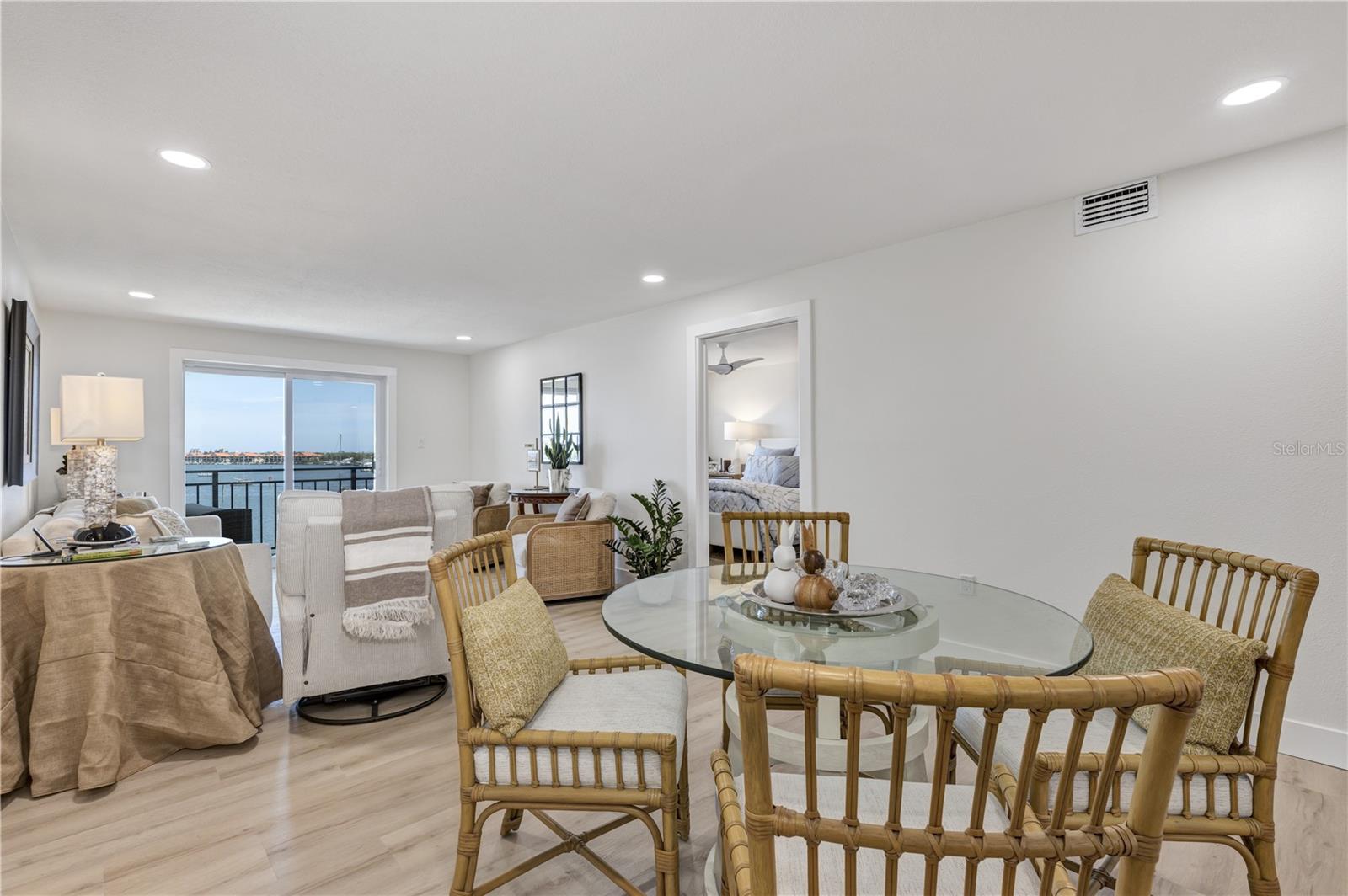 Image 10 of 22 For 101 Riverside Drive 5020