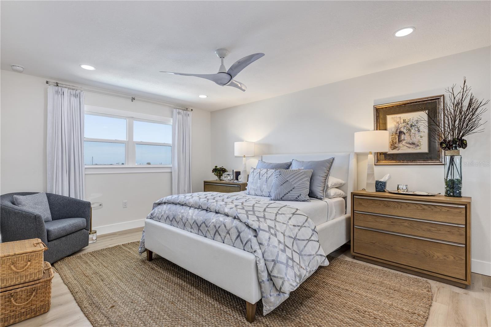 Image 13 of 22 For 101 Riverside Drive 5020