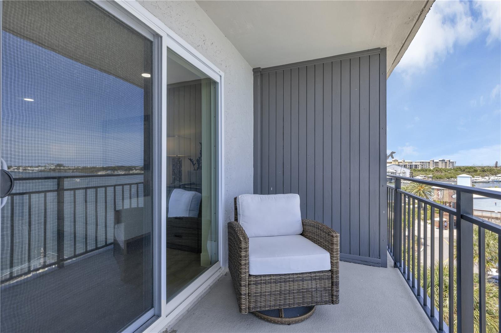 Image 20 of 22 For 101 Riverside Drive 5020