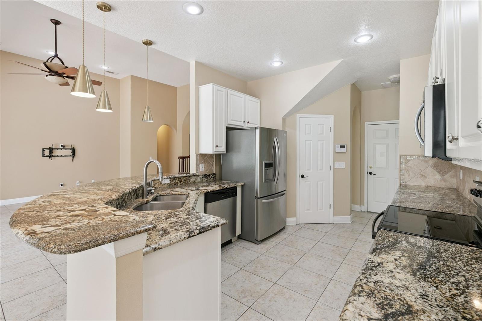 Image 13 of 37 For 7670 Milano Drive