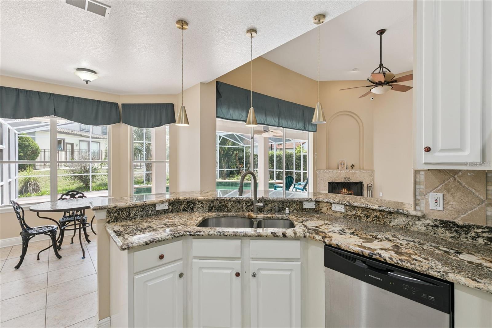 Image 14 of 37 For 7670 Milano Drive