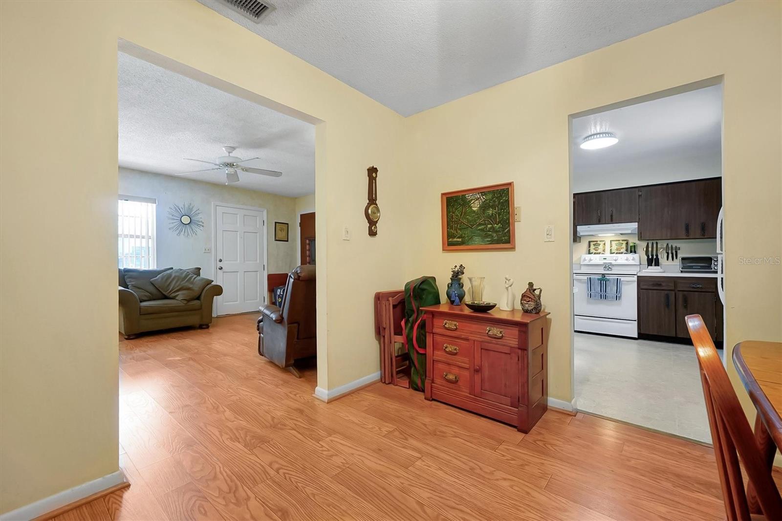 Image 11 of 37 For 1302 Pressview Avenue