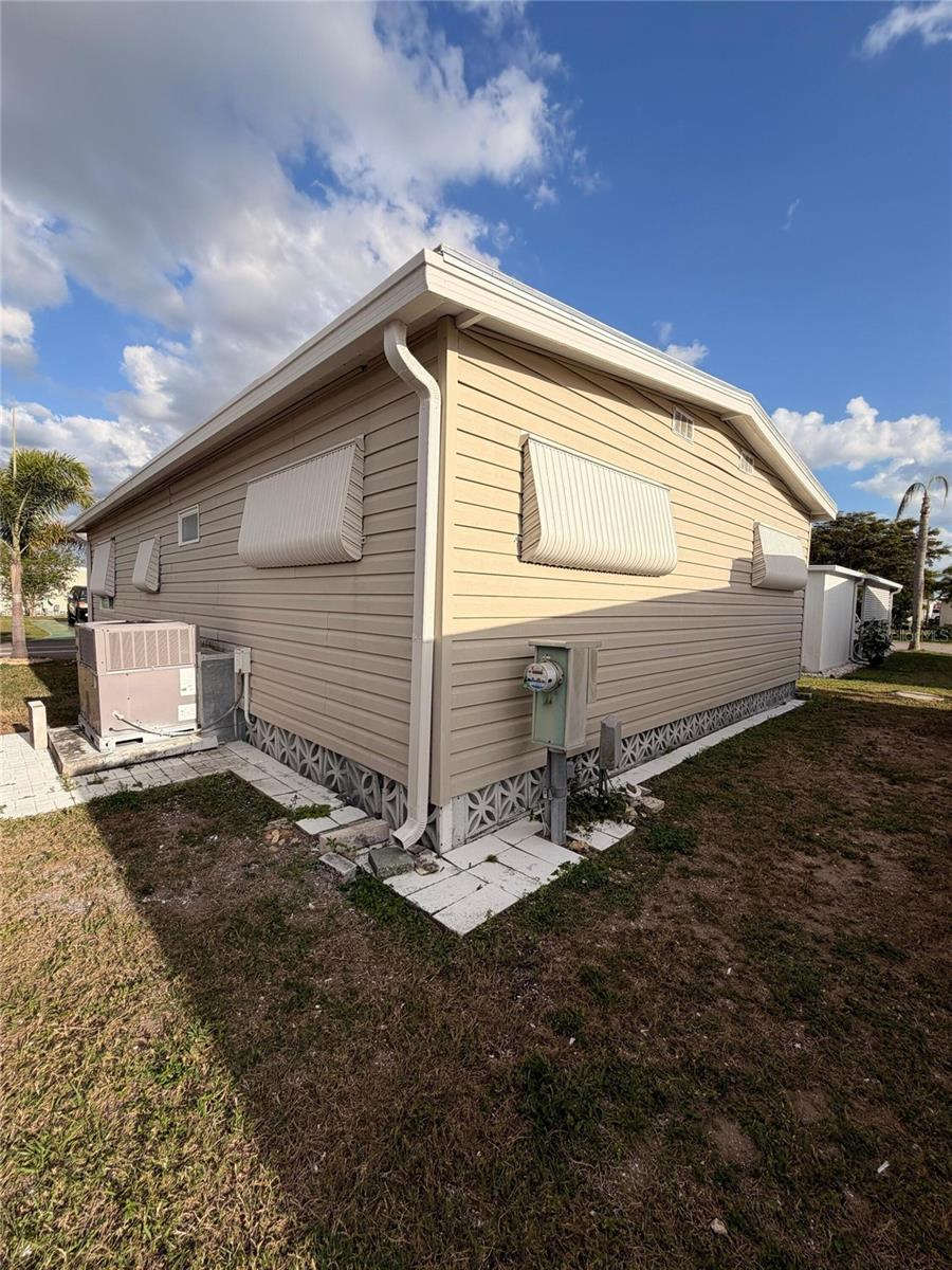 Image 18 of 21 For 2514 17th Street Lane W