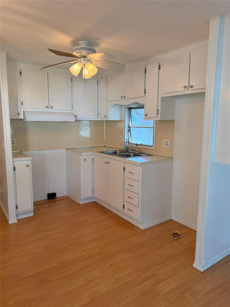 Image 8 of 21 For 2514 17th Street Lane W
