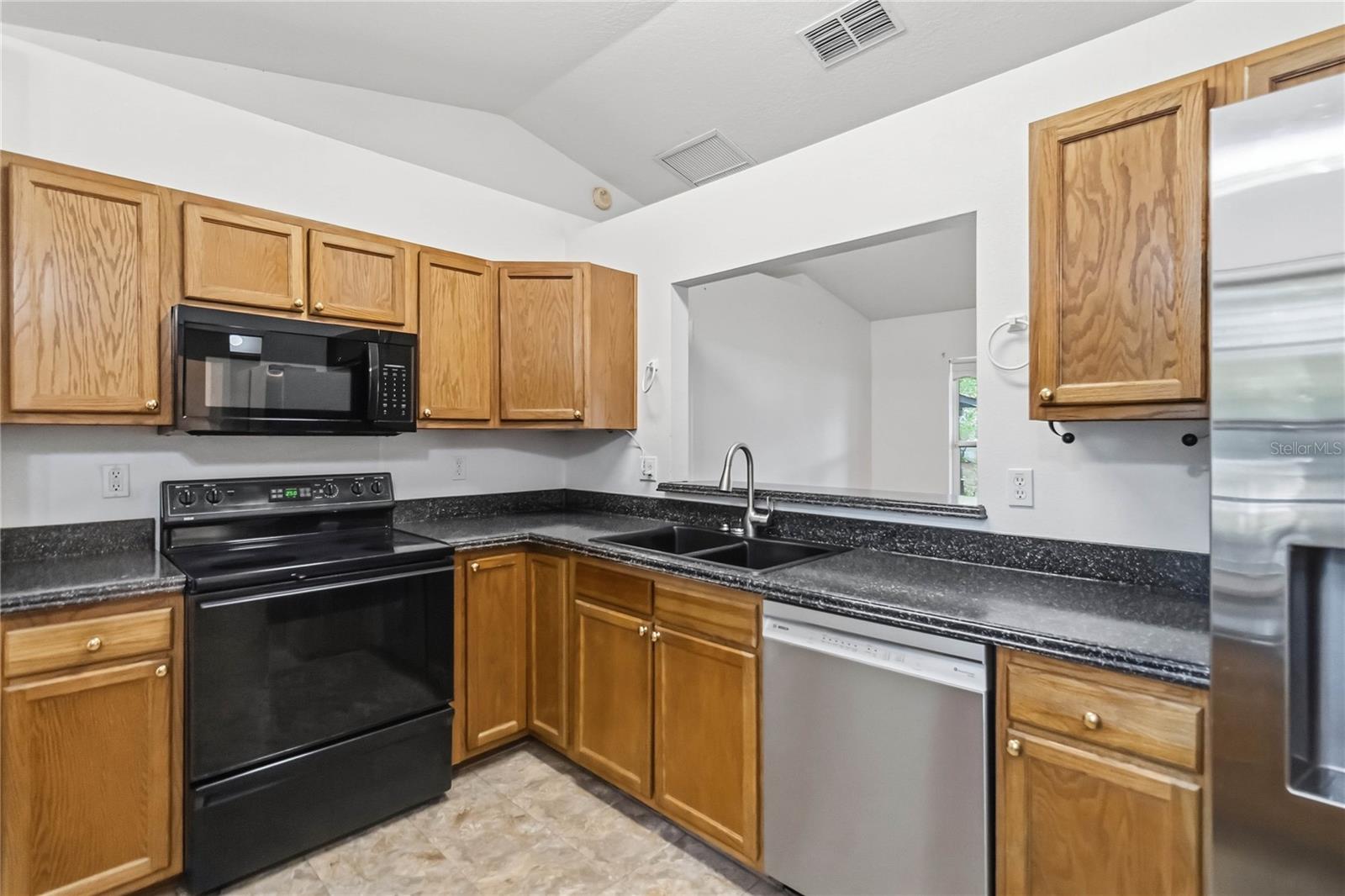 Image 10 of 24 For 210 Madison Street