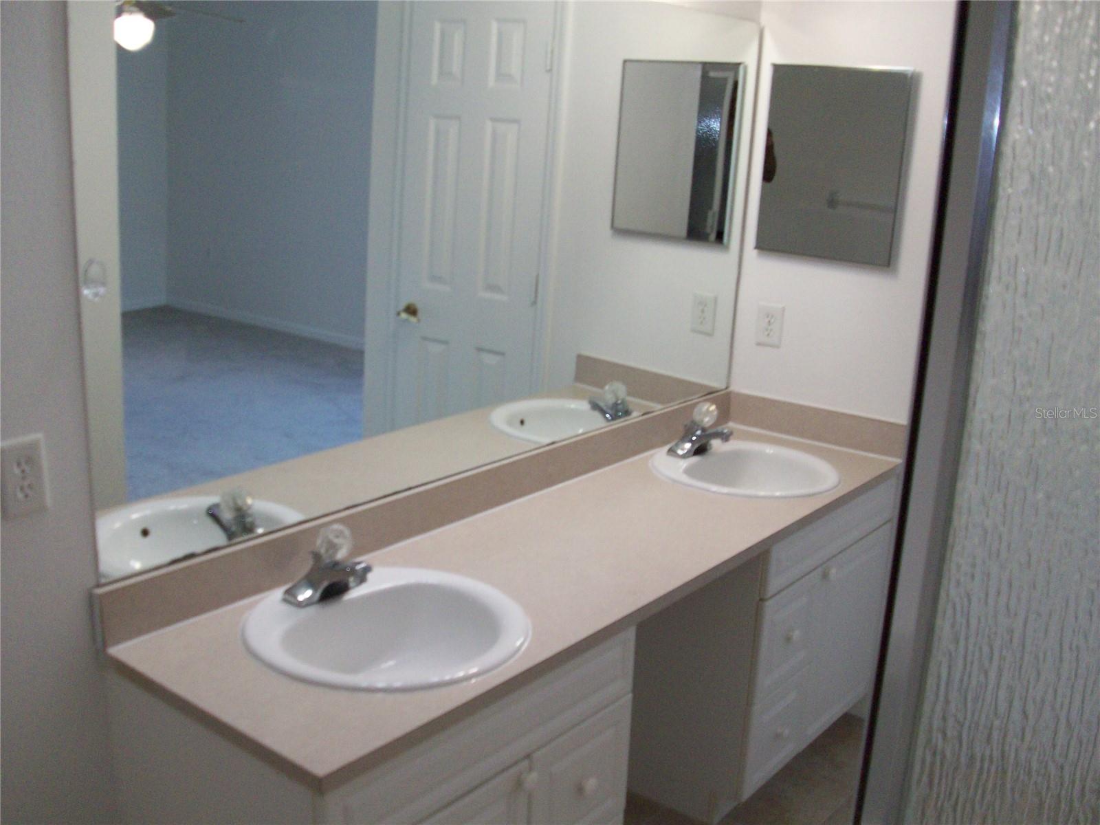 Image 12 of 22 For 511 Coconut Palm Way