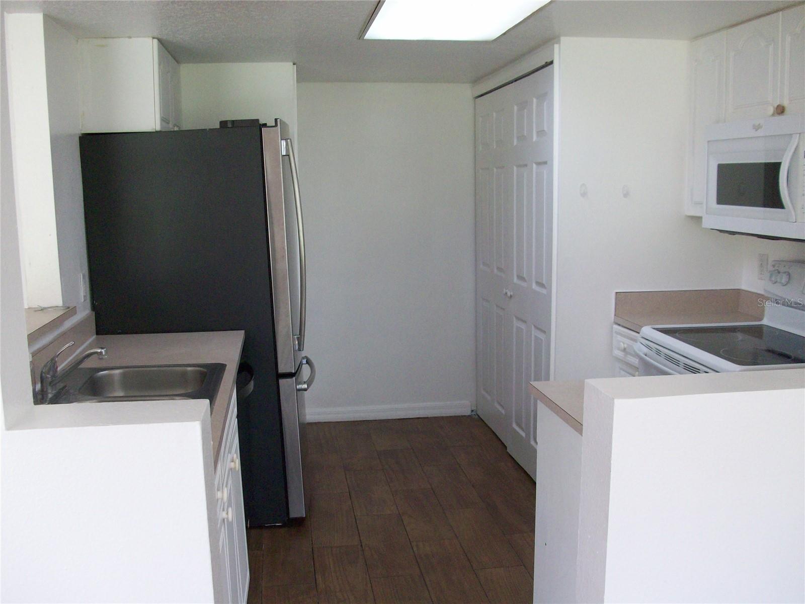 Image 5 of 22 For 511 Coconut Palm Way