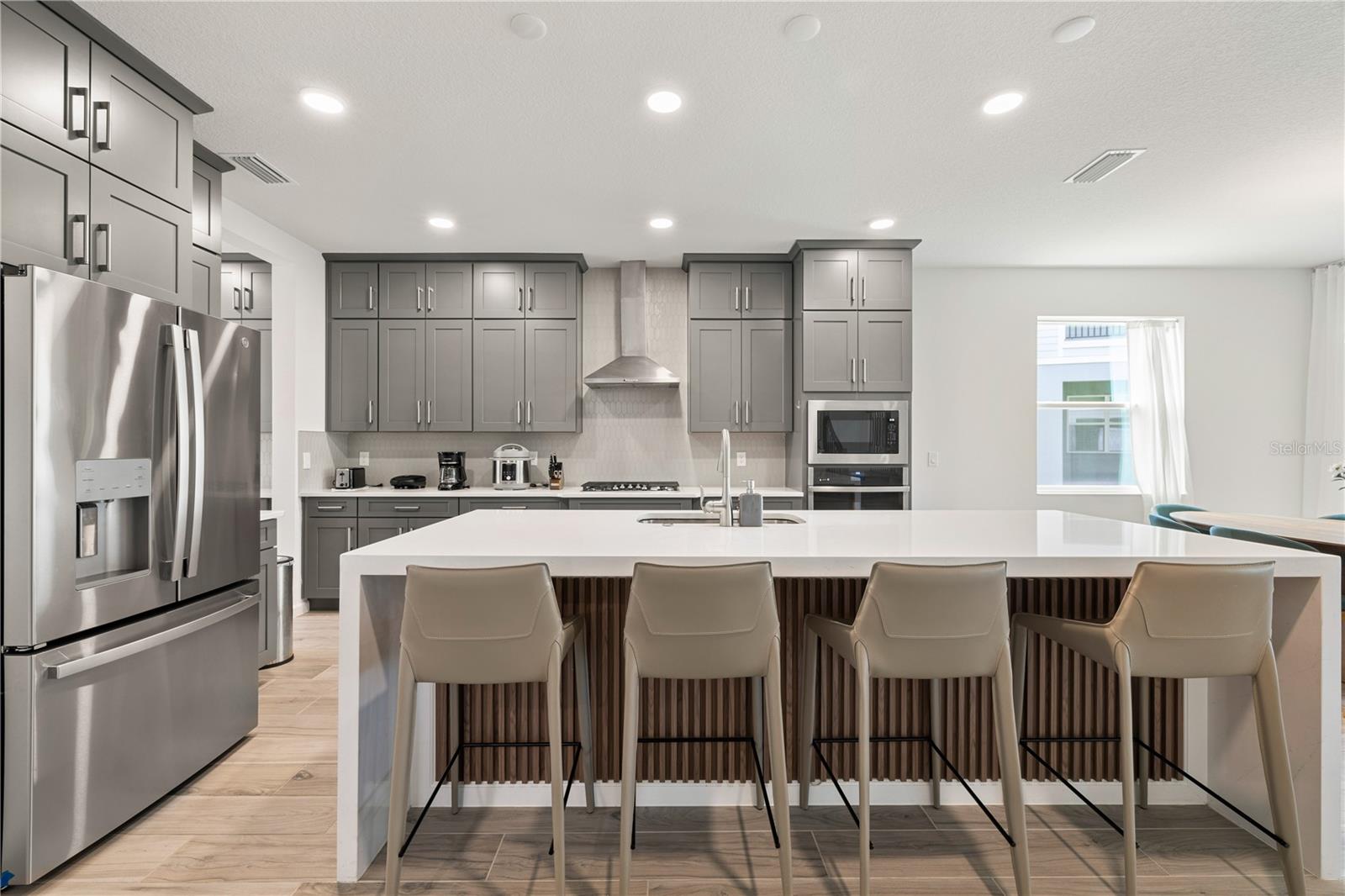 Image 17 of 78 For 17372 Glossy Pomelo Way
