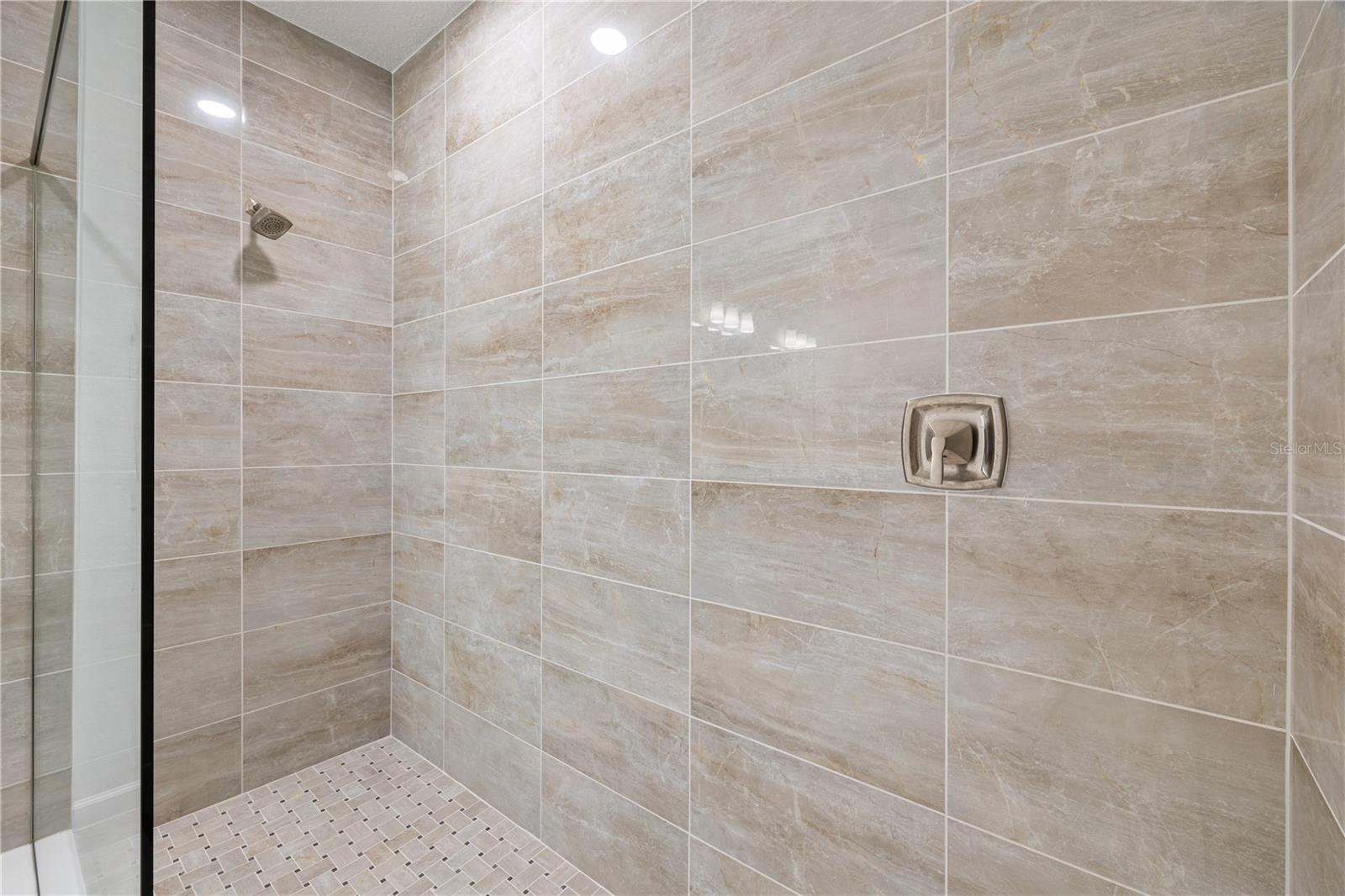 Image 41 of 78 For 17372 Glossy Pomelo Way