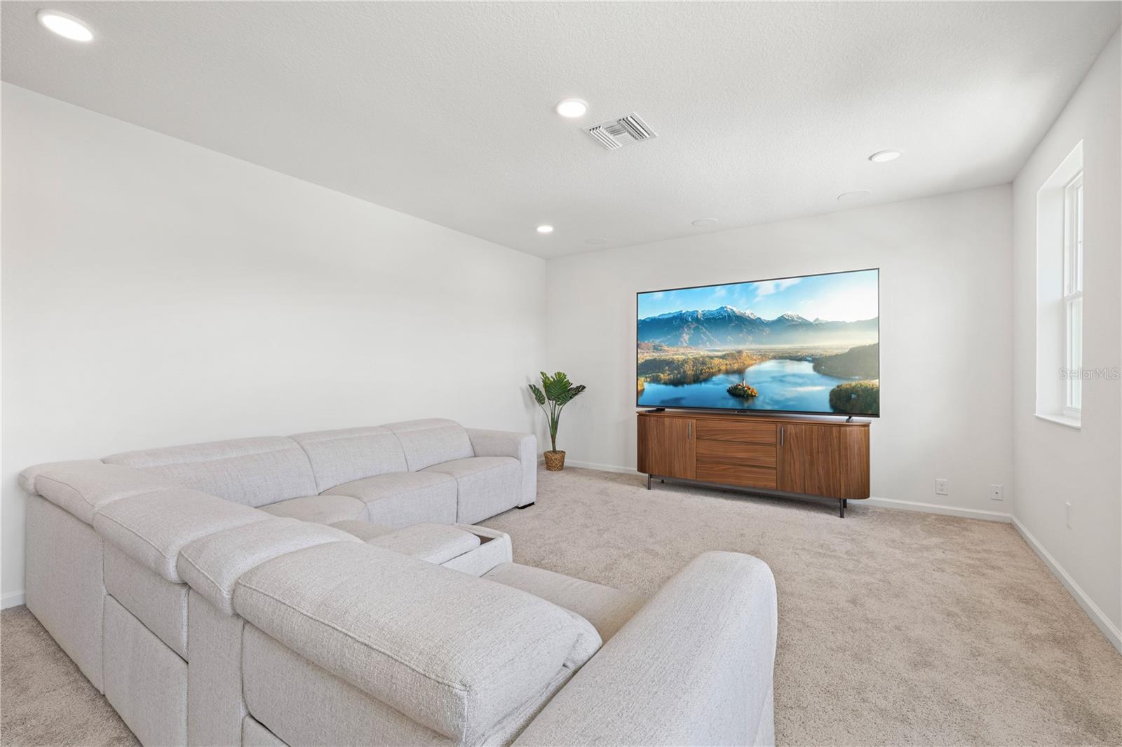 Image 46 of 78 For 17372 Glossy Pomelo Way