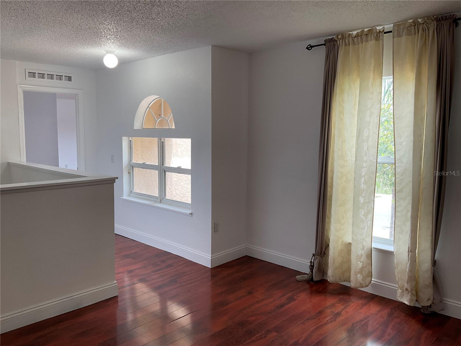 Image 10 of 31 For 10318 Laxton Street