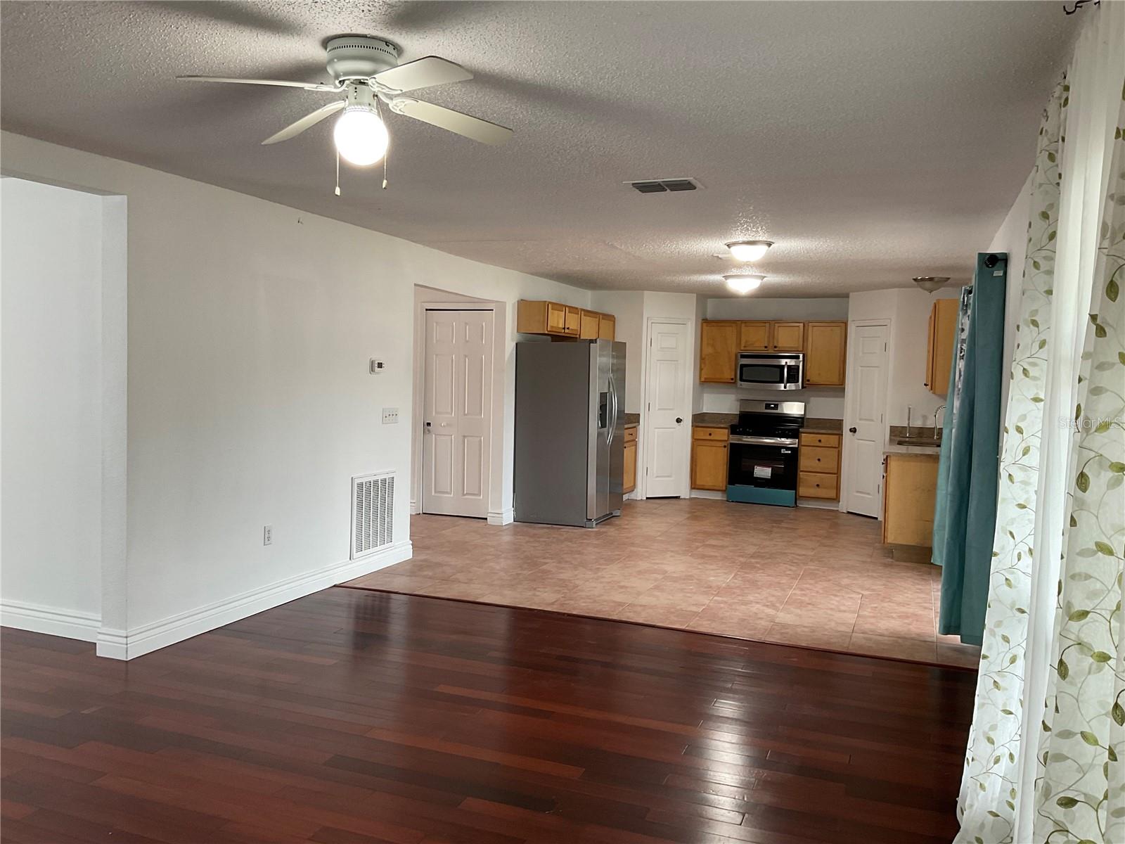 Image 2 of 31 For 10318 Laxton Street