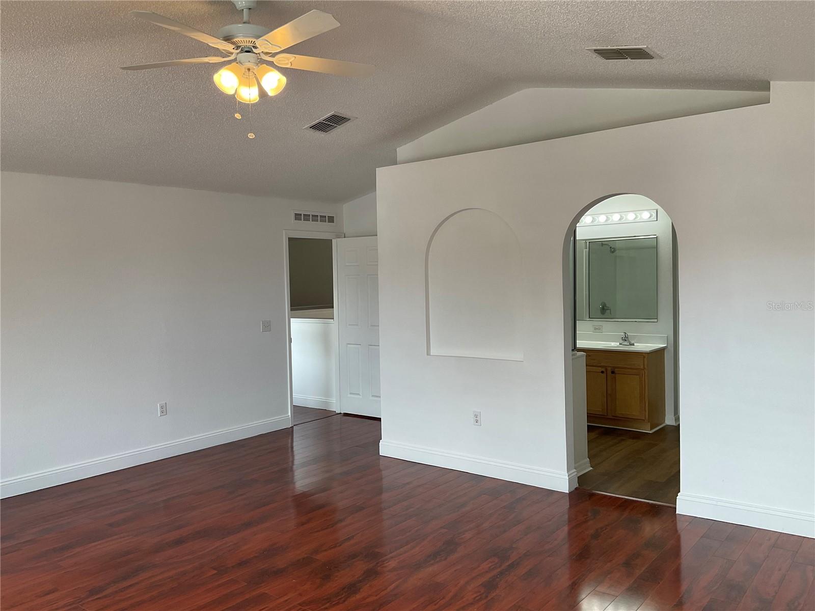 Image 21 of 31 For 10318 Laxton Street