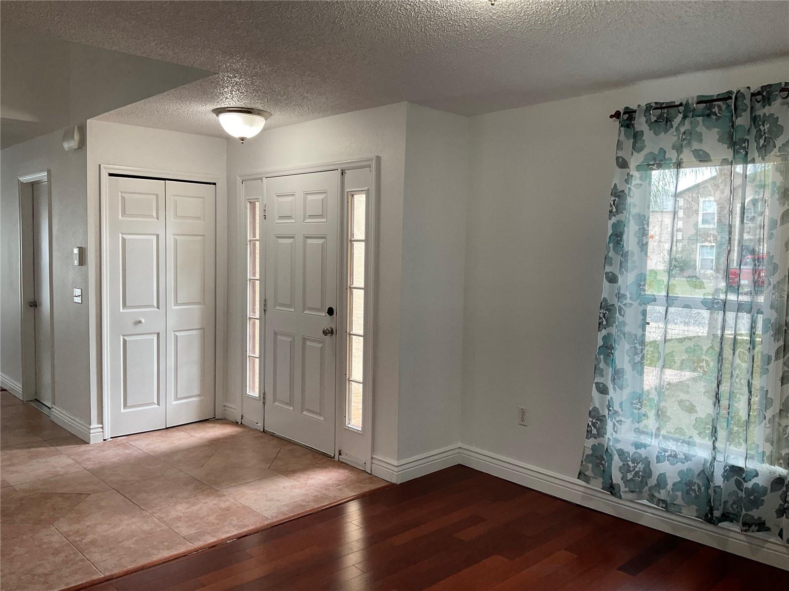 Image 5 of 31 For 10318 Laxton Street