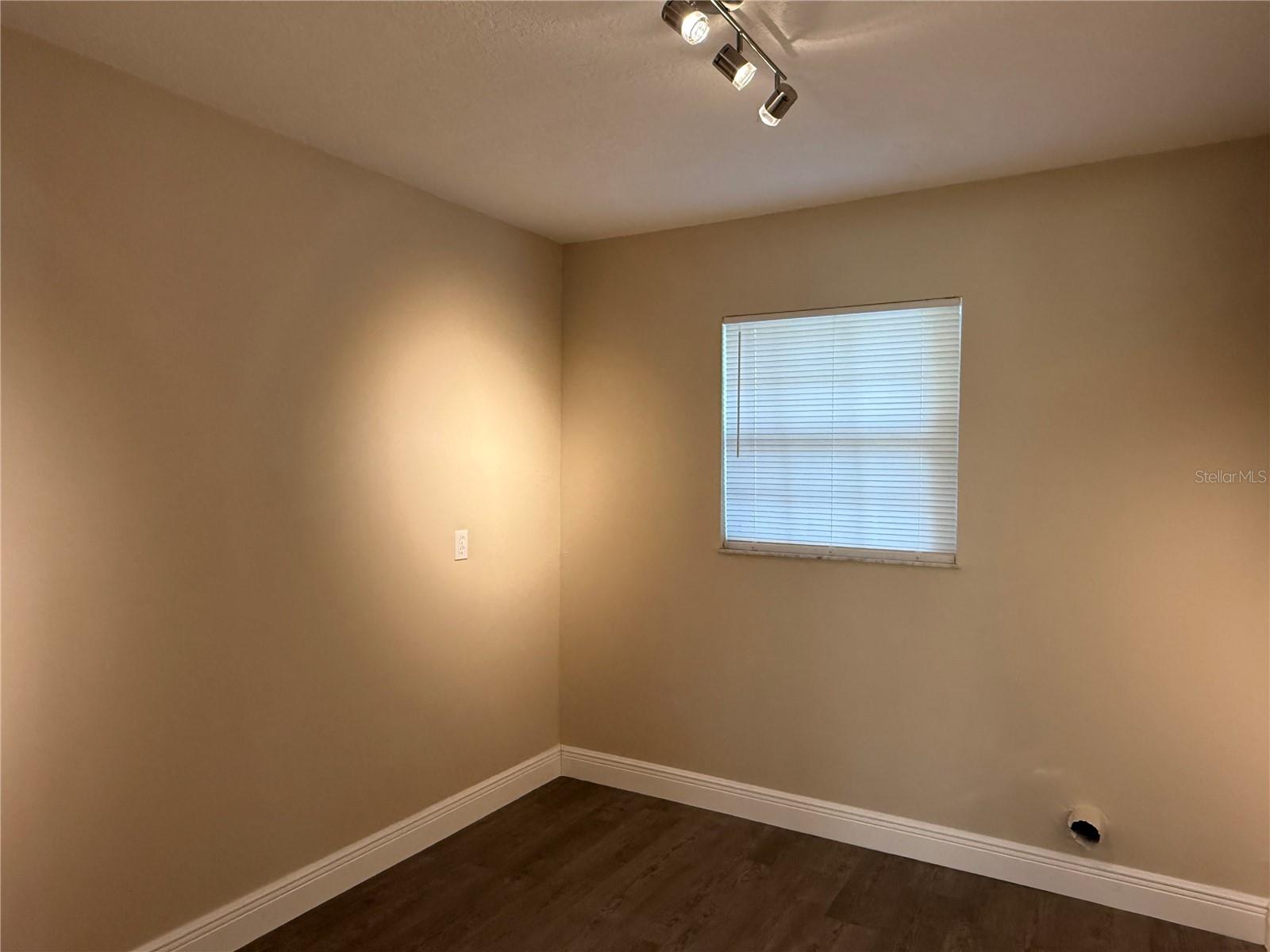 Image 16 of 31 For 881 Brunswick Lane