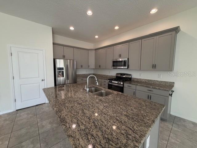 Image 4 of 26 For 998 Grand Hilltop