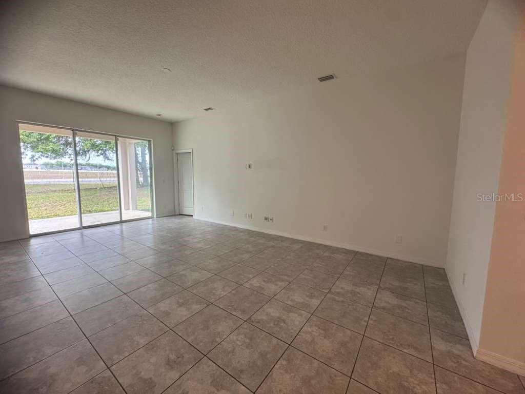 Image 6 of 26 For 998 Grand Hilltop