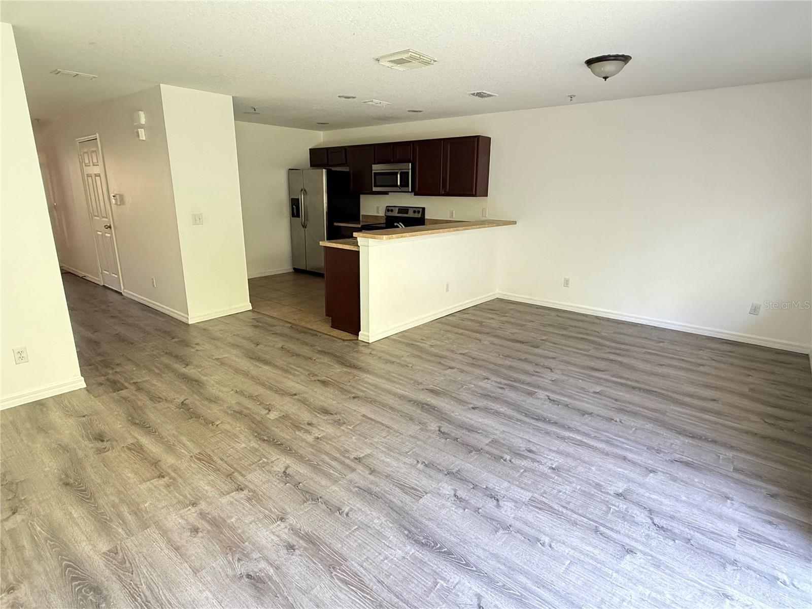 Image 3 of 8 For 13495 Applerose Lane 26