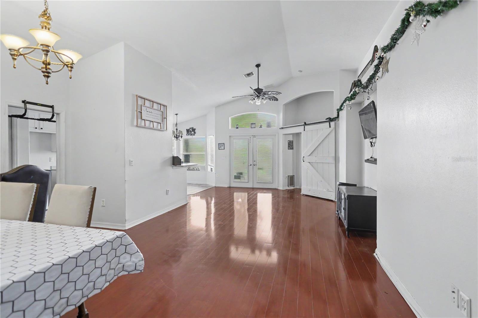 Image 7 of 24 For 10424 Stonepark Drive Drive