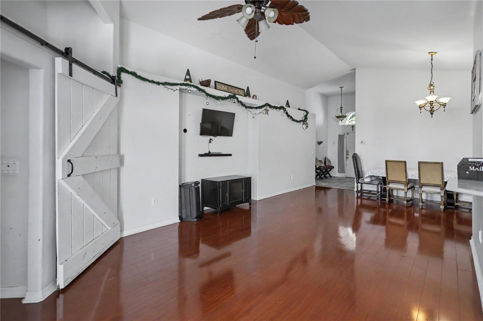Image 8 of 24 For 10424 Stonepark Drive Drive