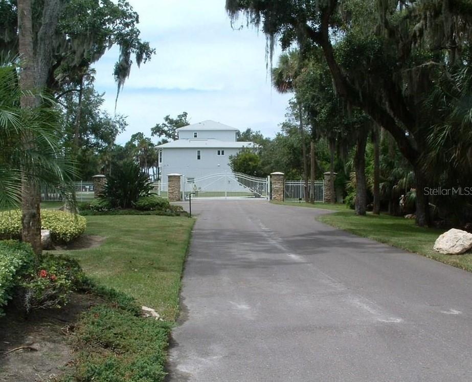 Image 5 of 9 For 5401 Tropical Woods Court