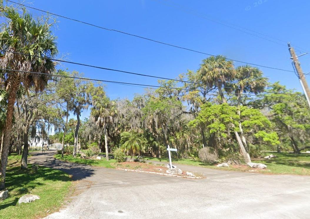 Image 8 of 9 For 5401 Tropical Woods Court