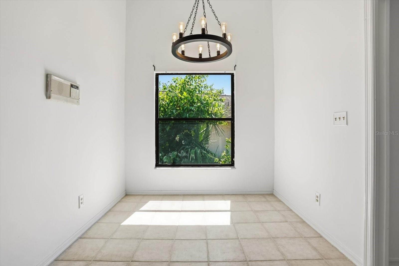 Image 11 of 40 For 313 Bahia Circle