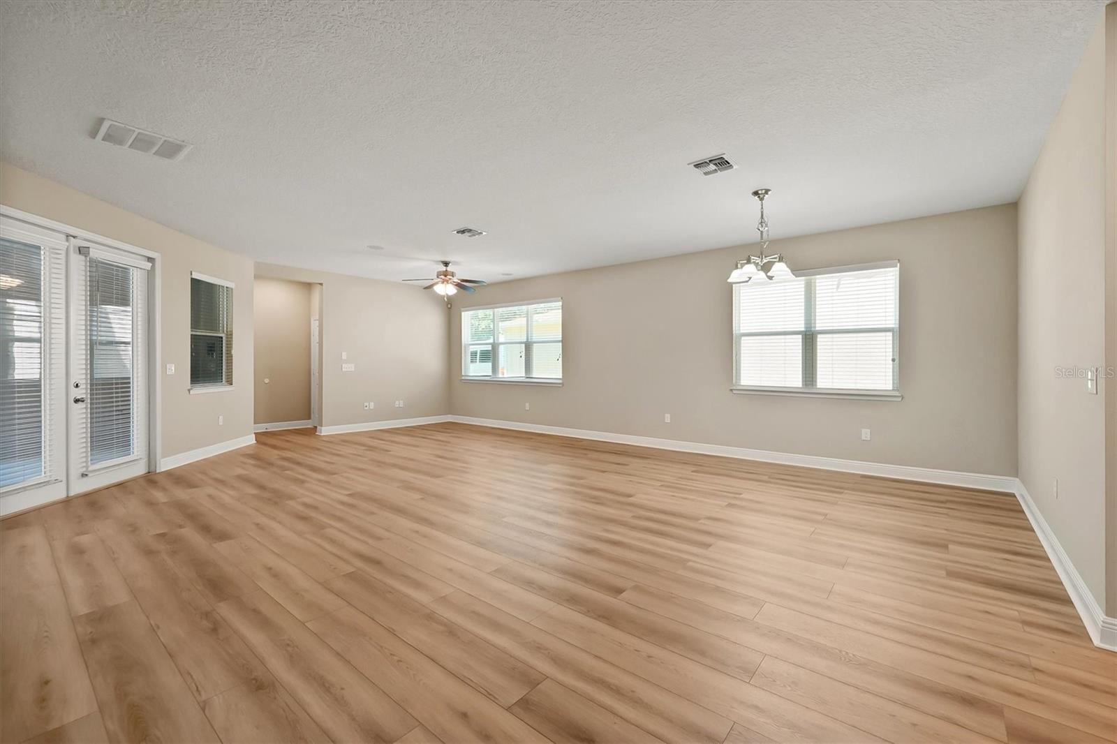 Image 13 of 53 For 7922 Winter Wren Street