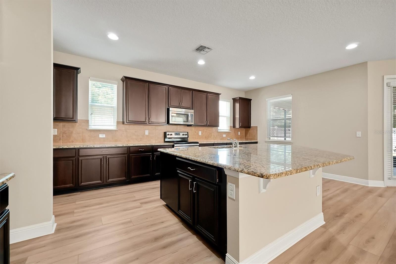 Image 17 of 53 For 7922 Winter Wren Street