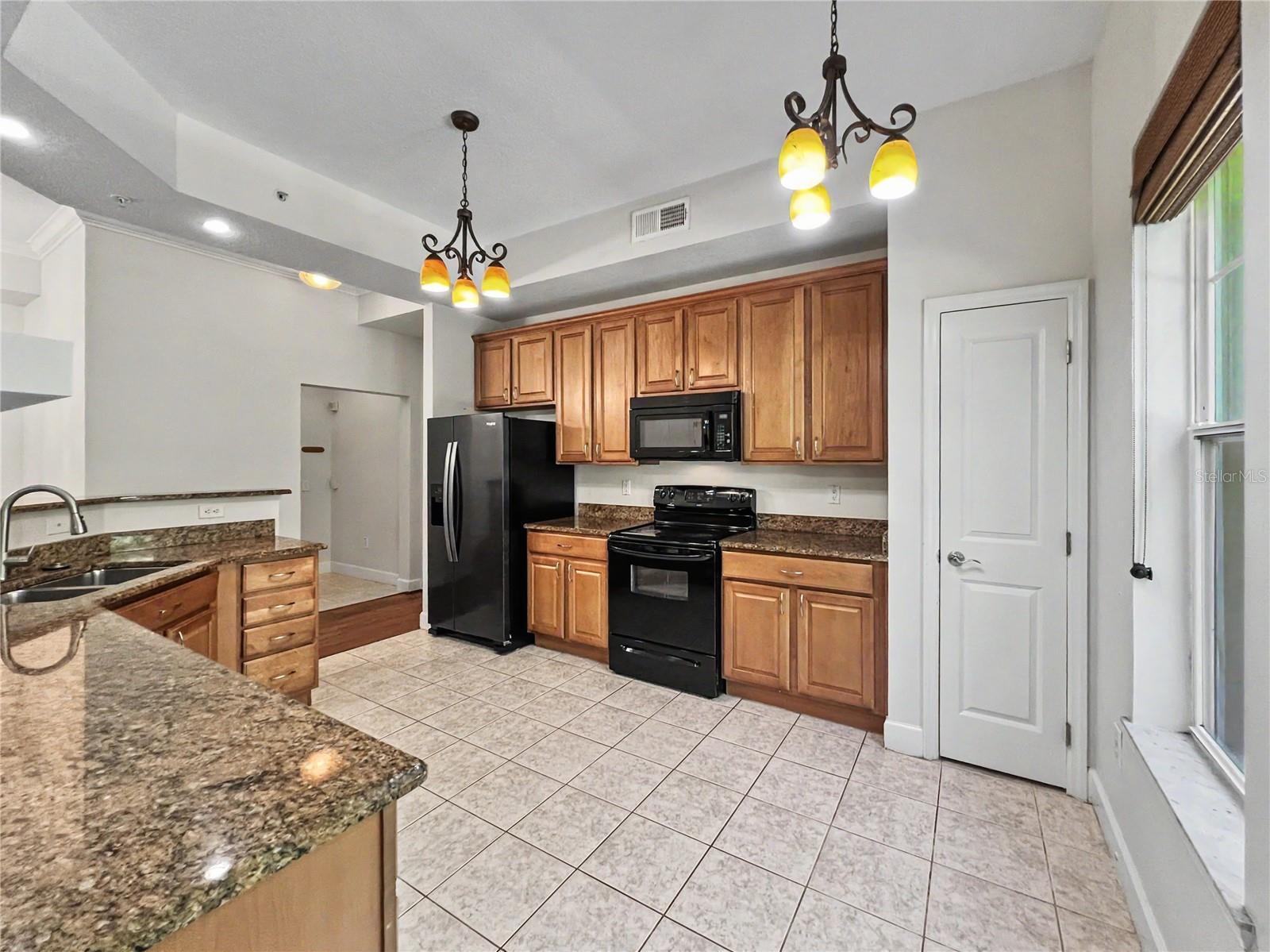 Image 13 of 65 For 1230 Wright Circle 108