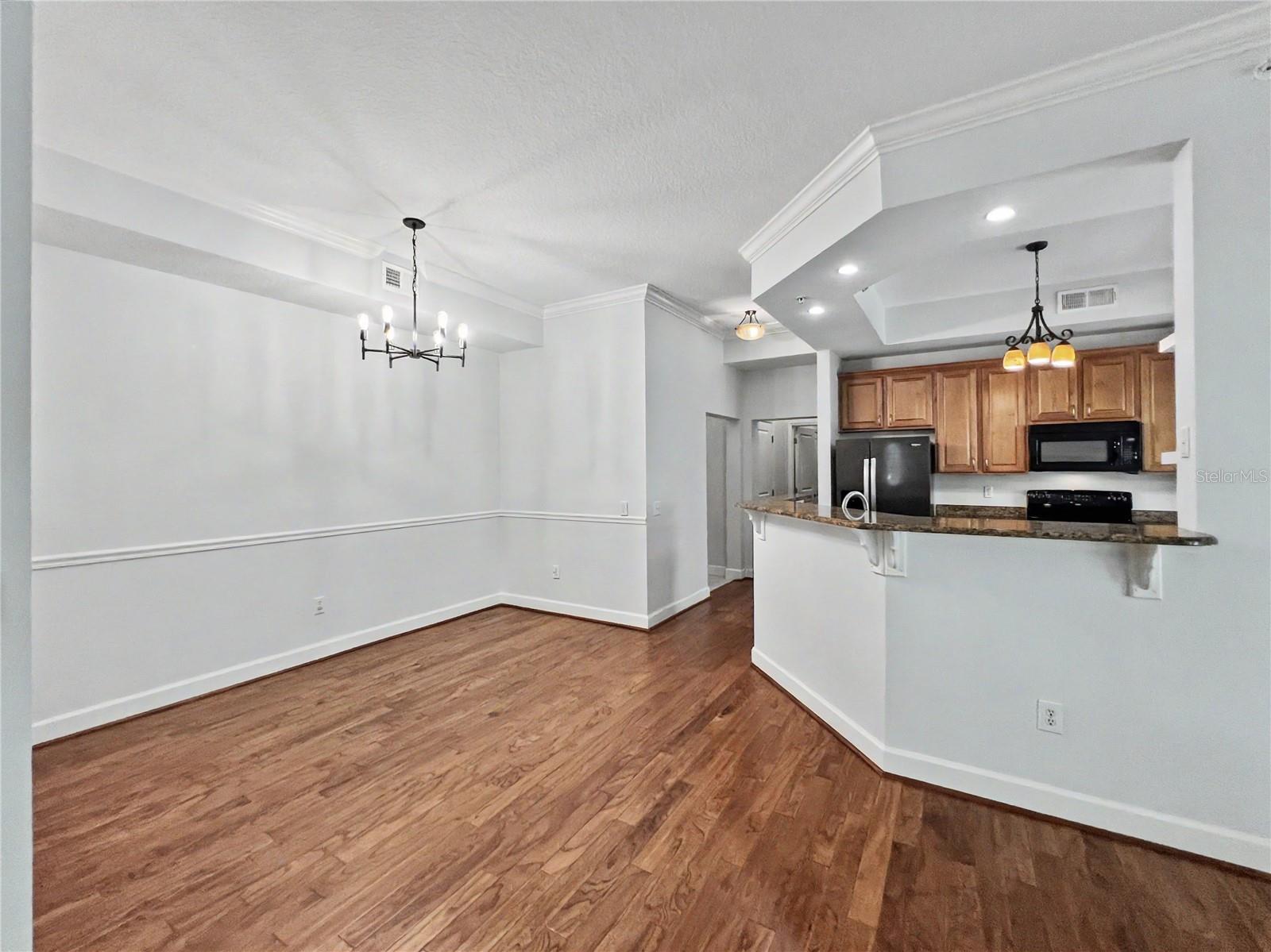 Image 19 of 65 For 1230 Wright Circle 108