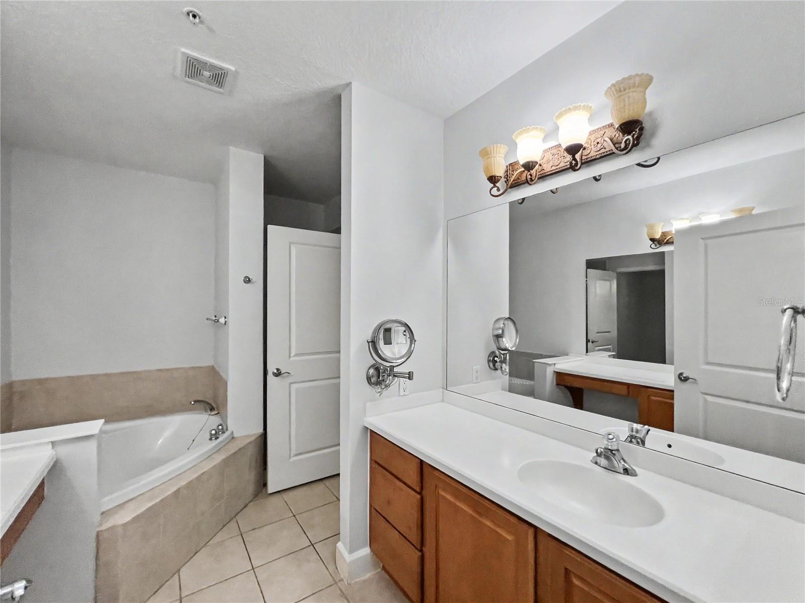 Image 40 of 65 For 1230 Wright Circle 108