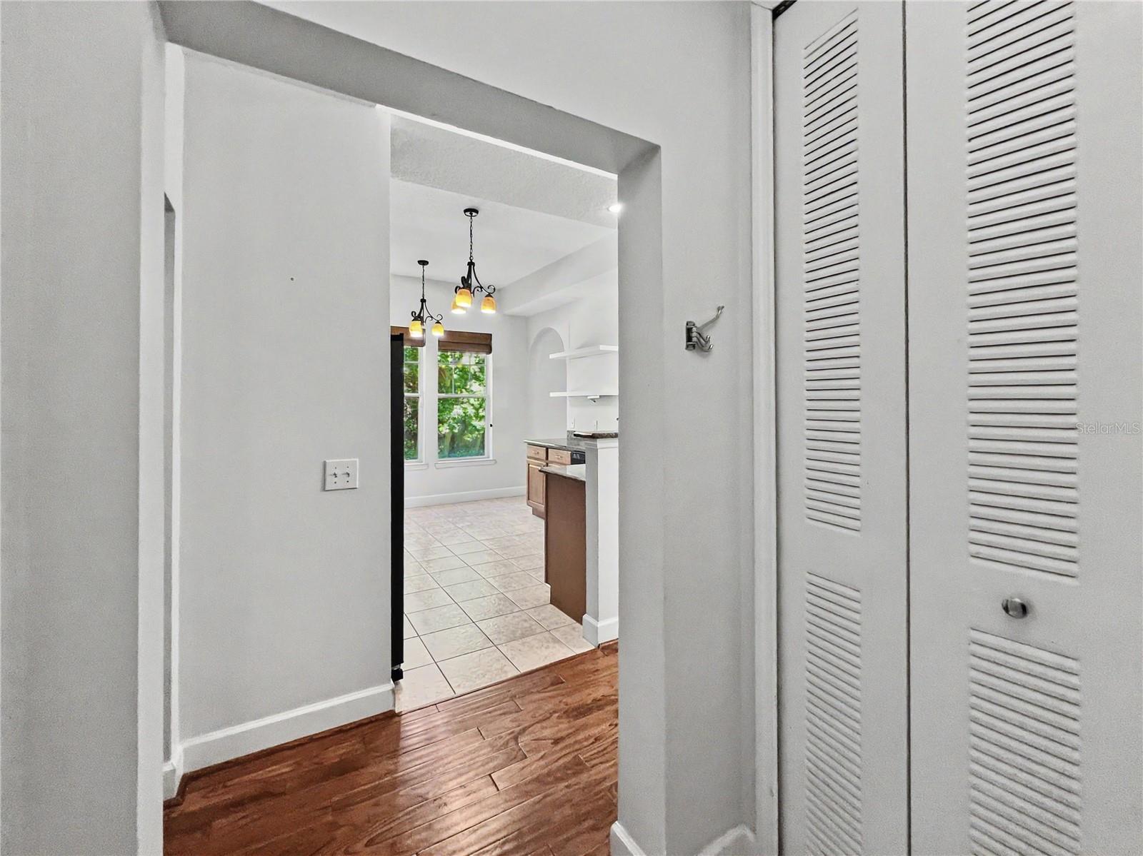 Image 8 of 65 For 1230 Wright Circle 108