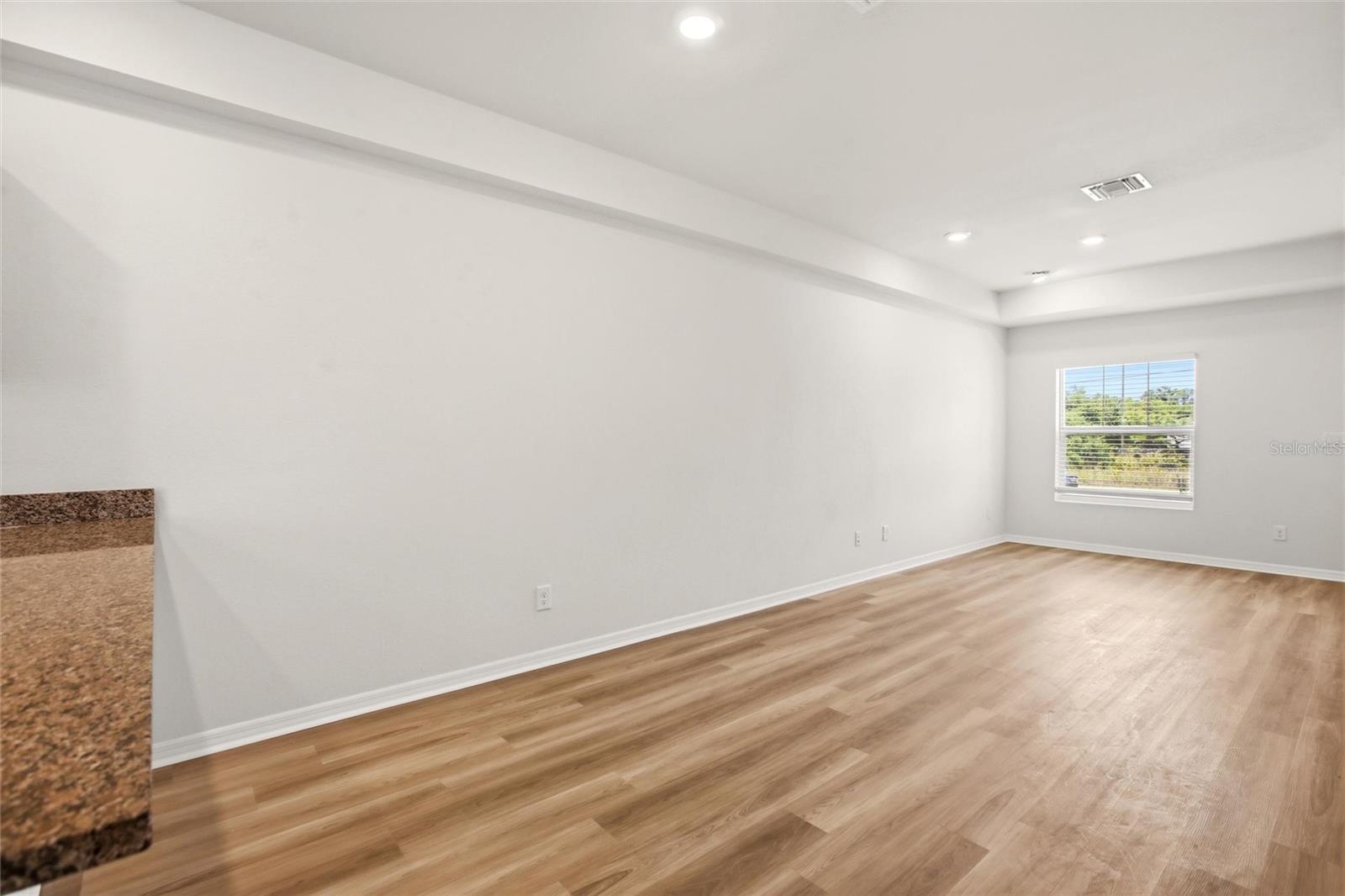 Image 11 of 46 For 29475-29477 Peace River Shores Boulevard