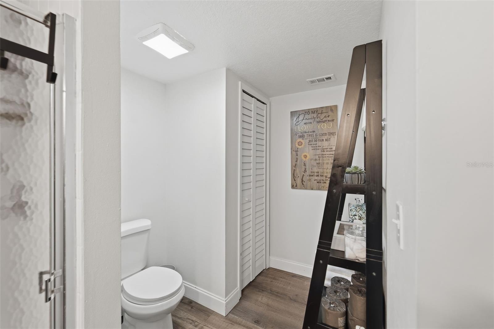 Image 20 of 26 For 537 Sun Ridge Place 107