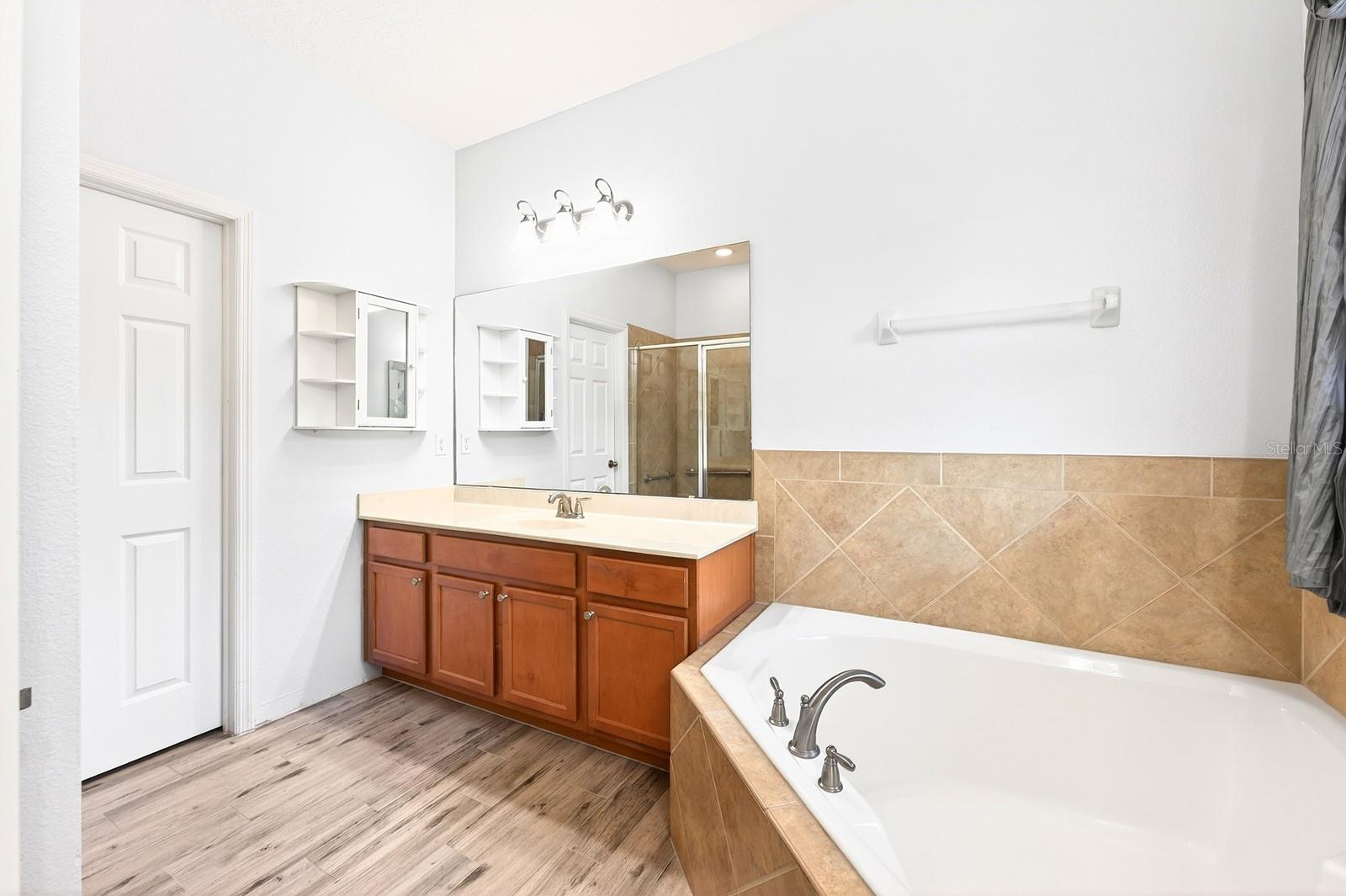 Image 16 of 46 For 2407 Parkside Meadow Drive