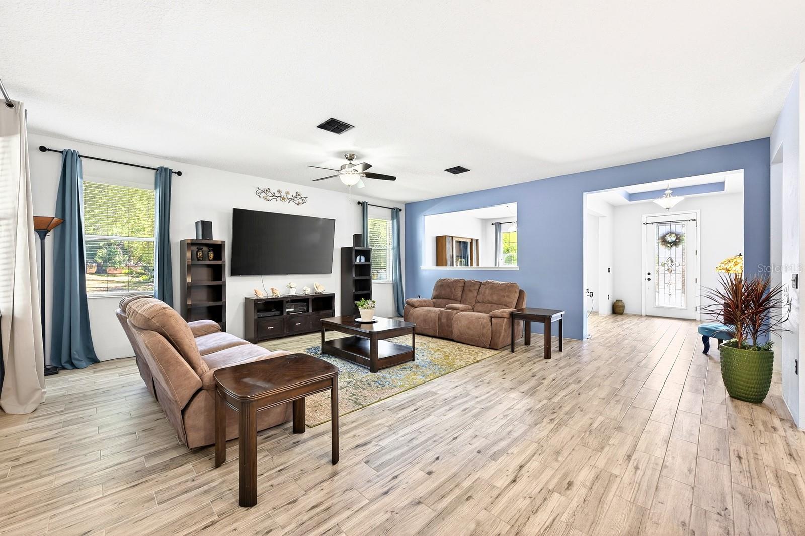 Image 4 of 46 For 2407 Parkside Meadow Drive