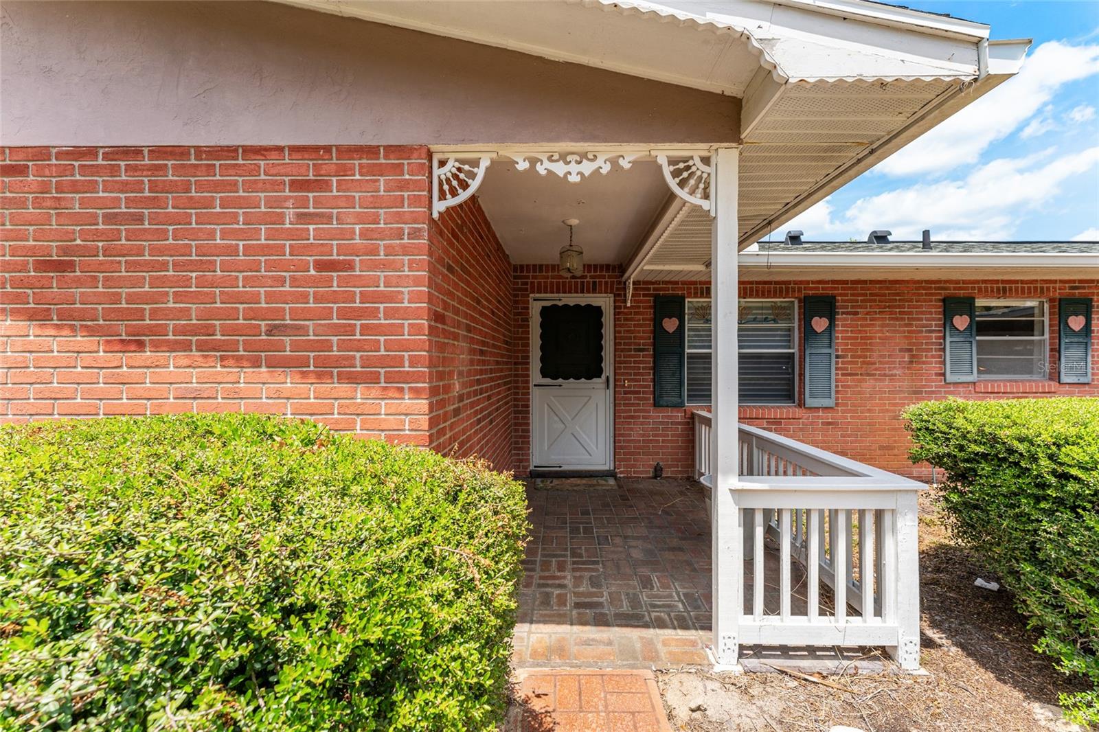 Image 3 of 62 For 927 Val Drive