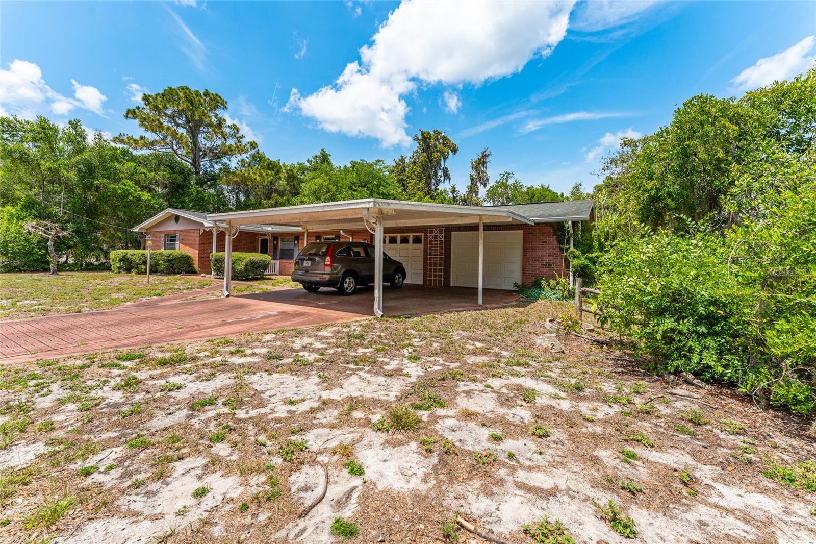 Image 6 of 62 For 927 Val Drive