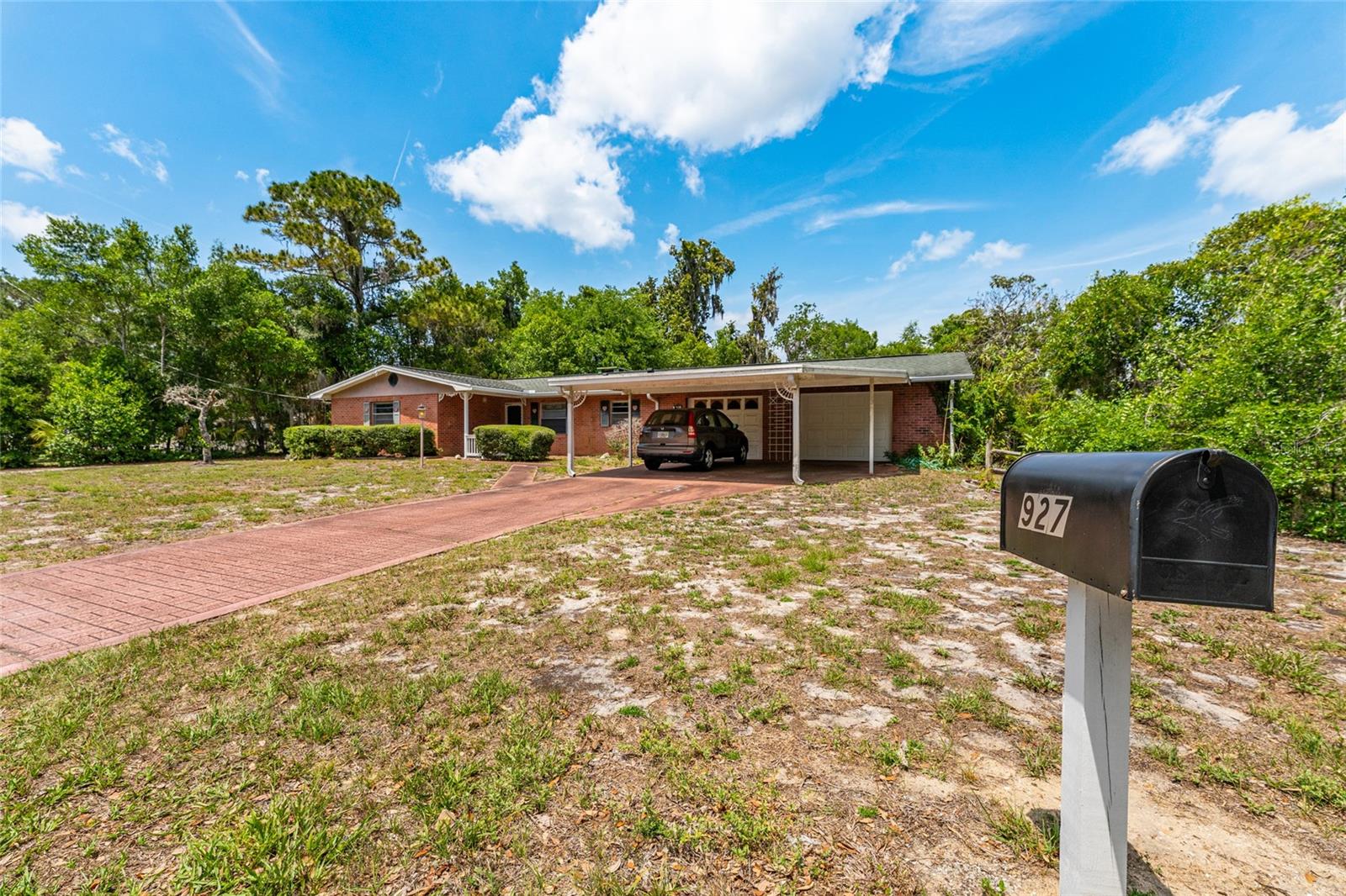 Image 8 of 62 For 927 Val Drive