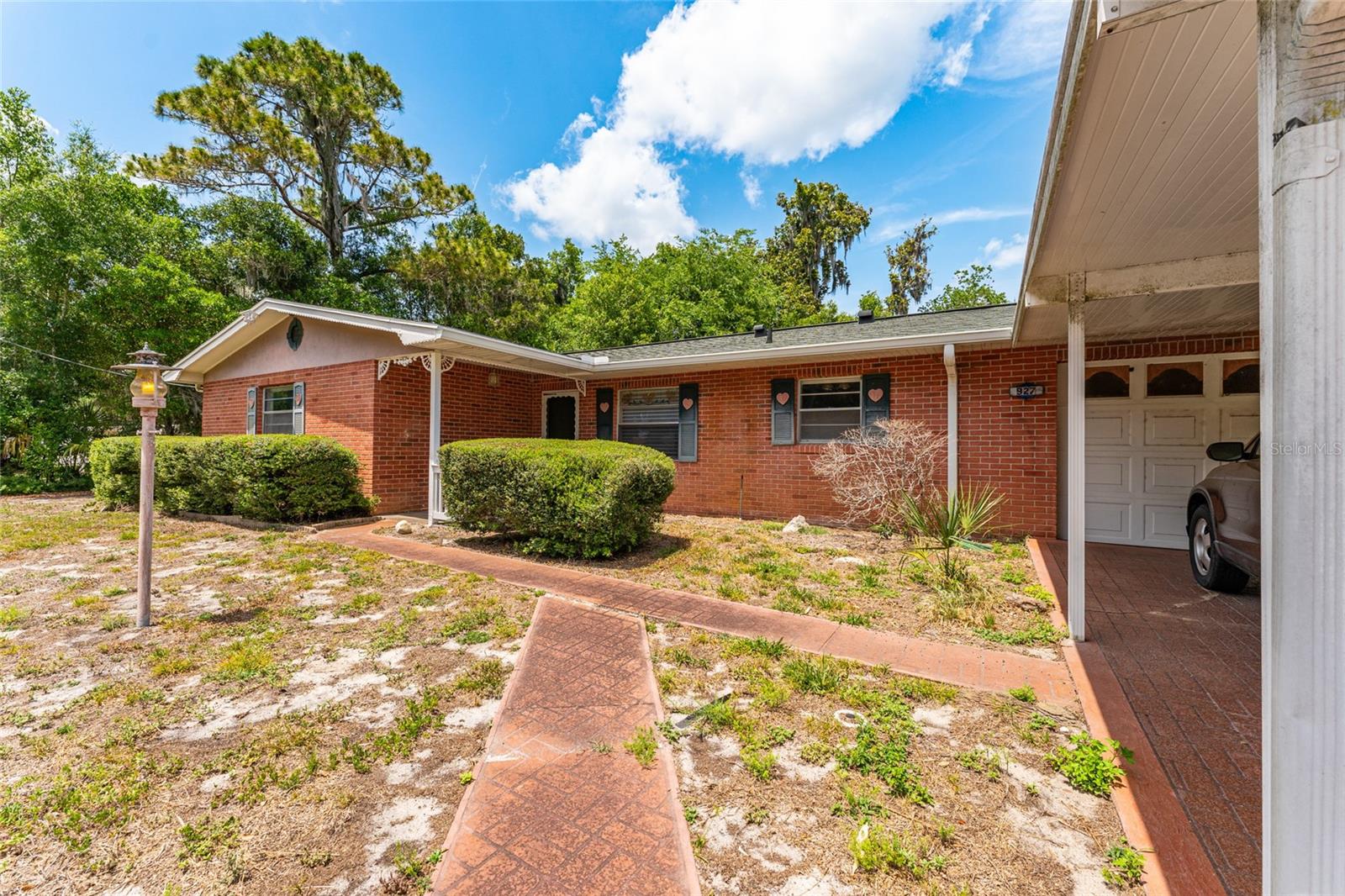 Image 9 of 62 For 927 Val Drive