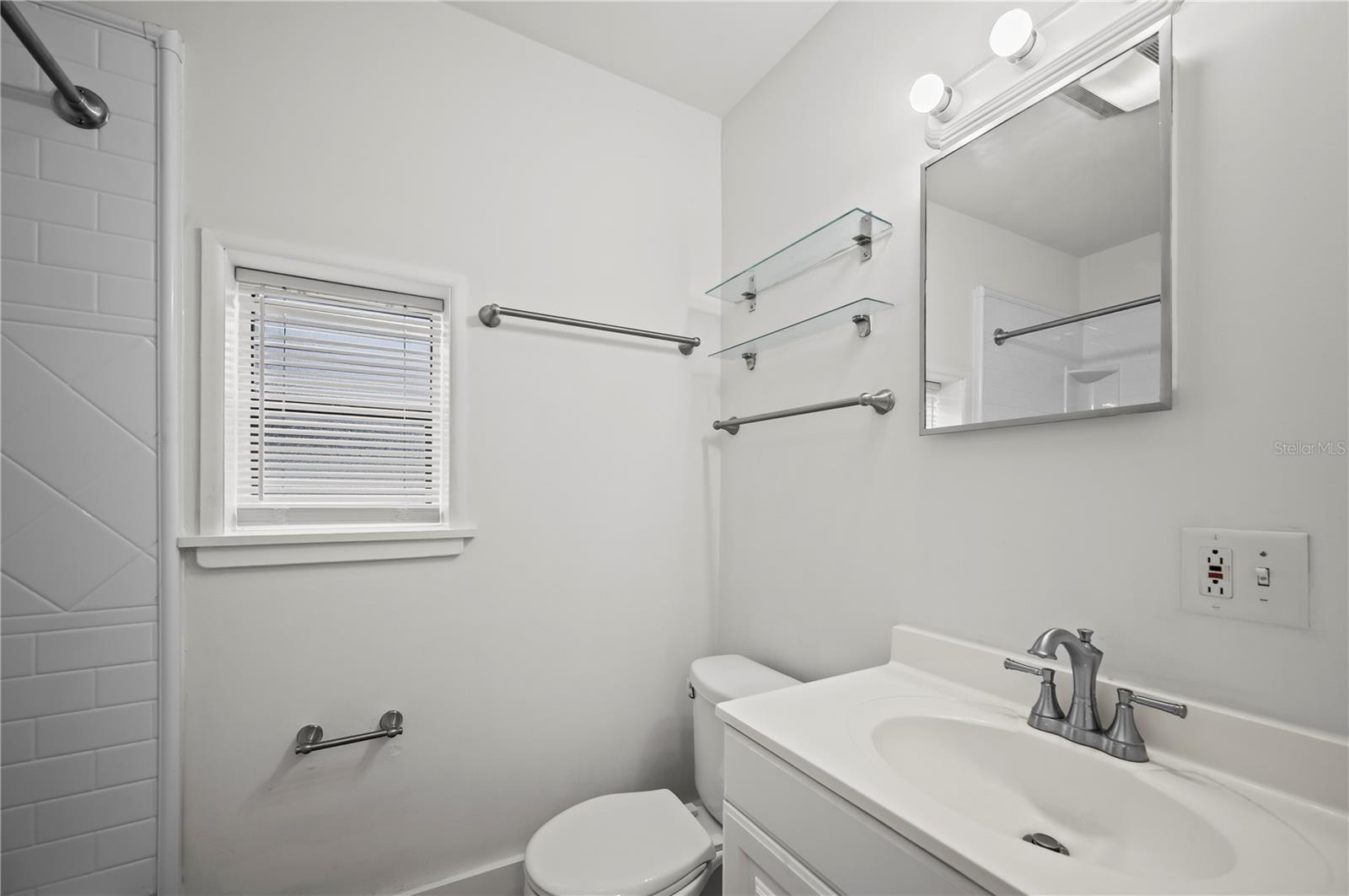 Image 14 of 22 For 4403 Lake Lawne Avenue
