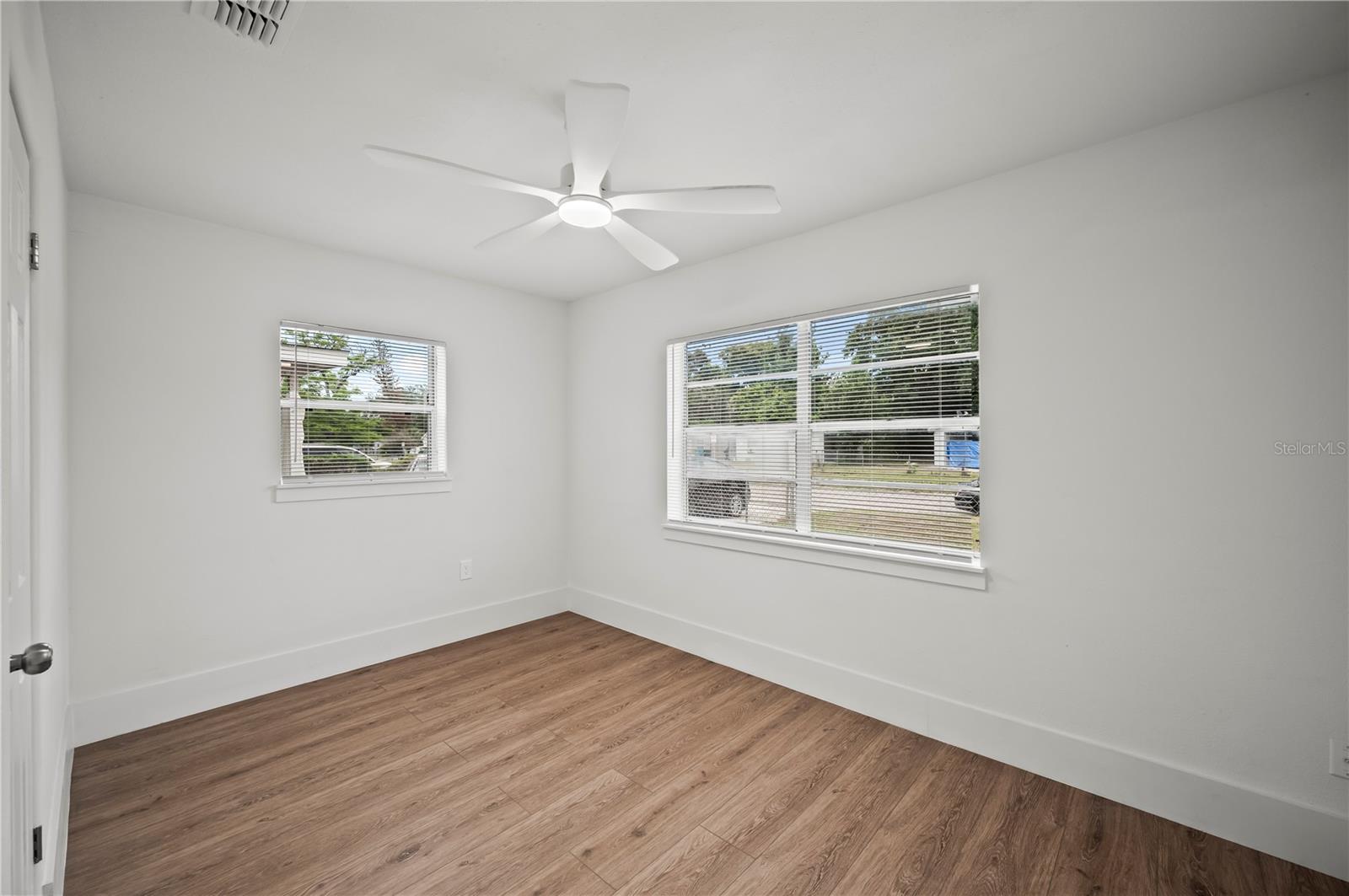 Image 17 of 22 For 4403 Lake Lawne Avenue