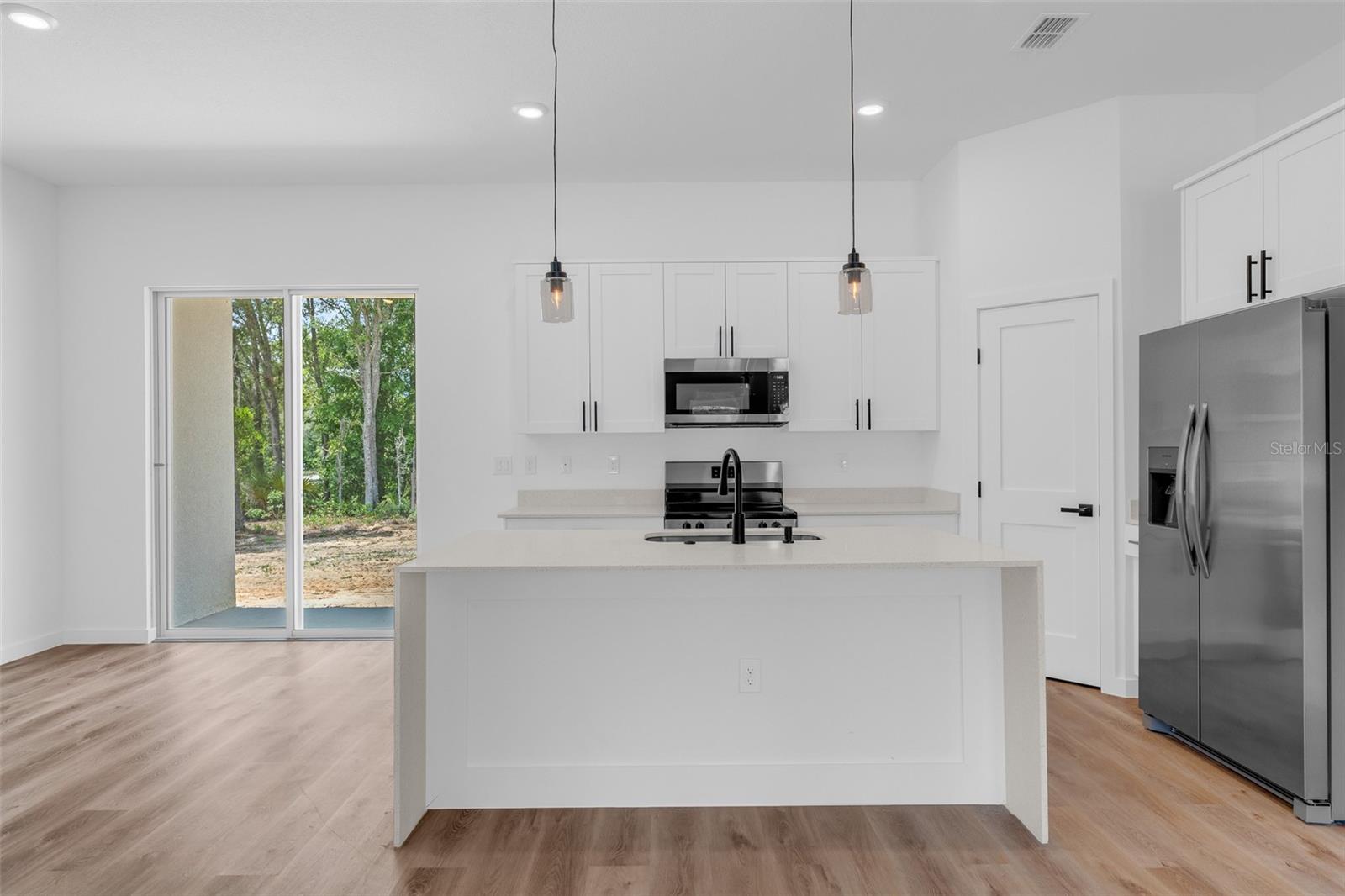 Listing photo id 9 for 9578 Wallace Way