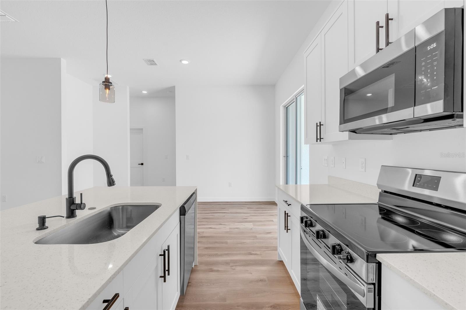 Listing photo id 11 for 9578 Wallace Way