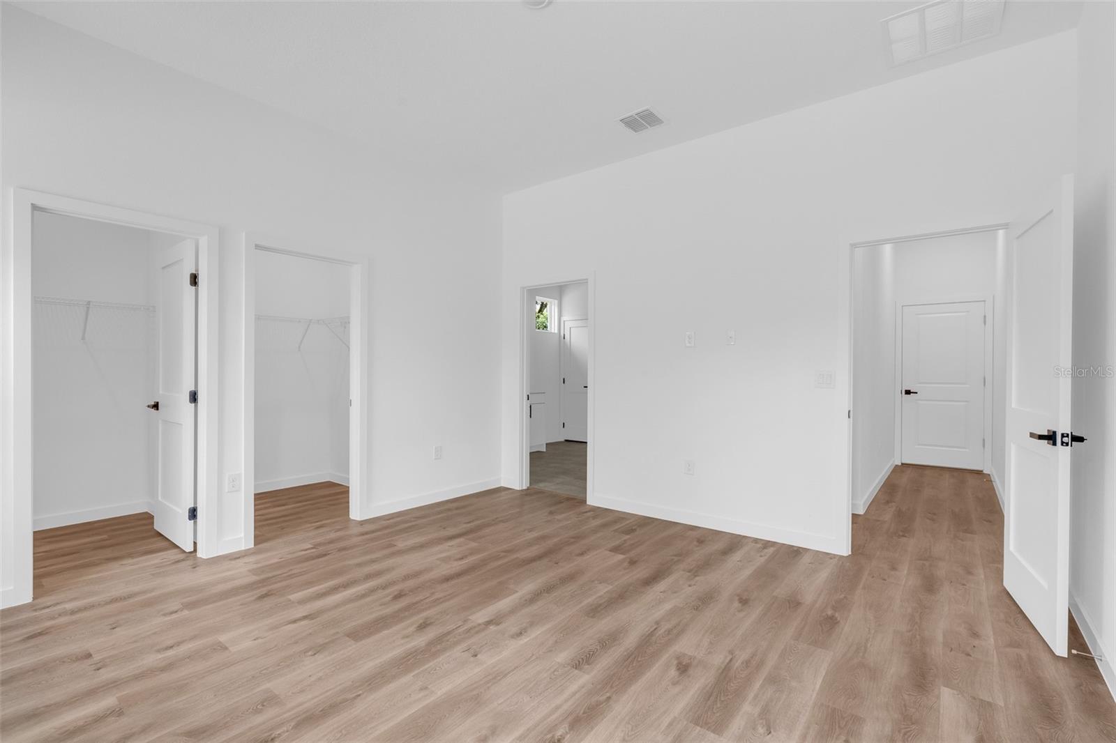 Listing photo id 21 for 9578 Wallace Way