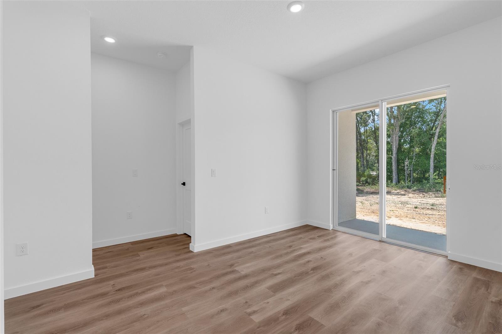 Listing photo id 28 for 9578 Wallace Way