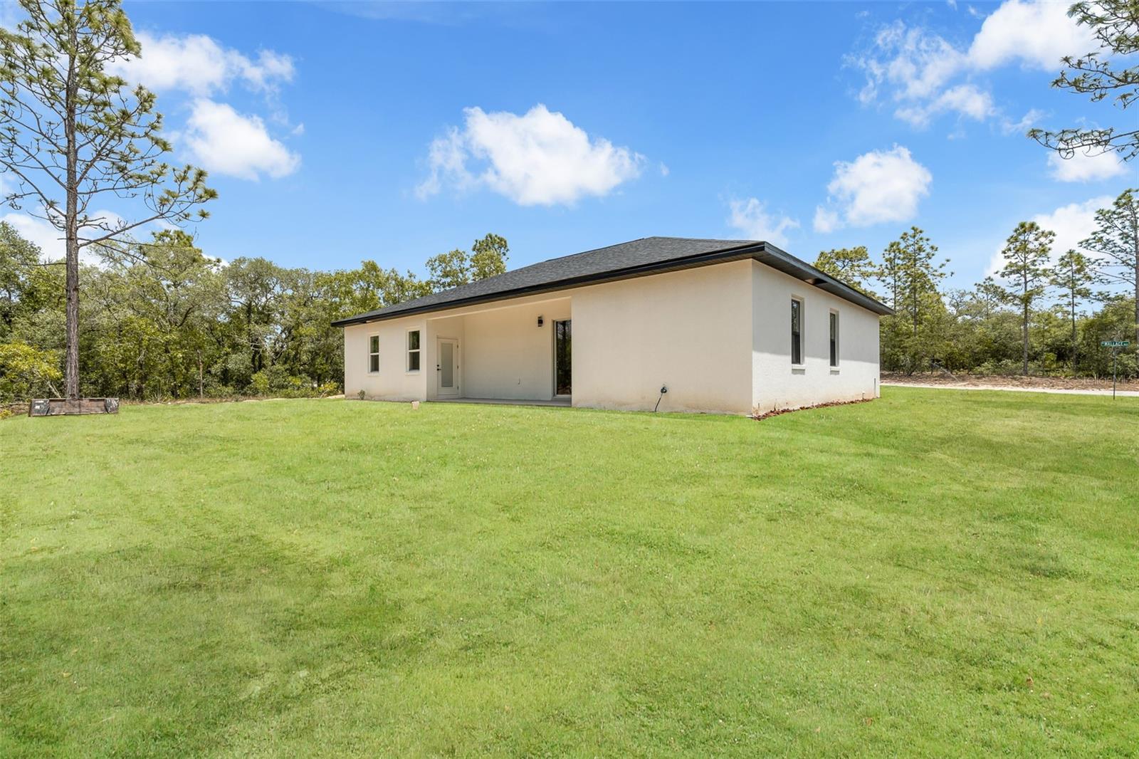 Listing photo id 31 for 9578 Wallace Way