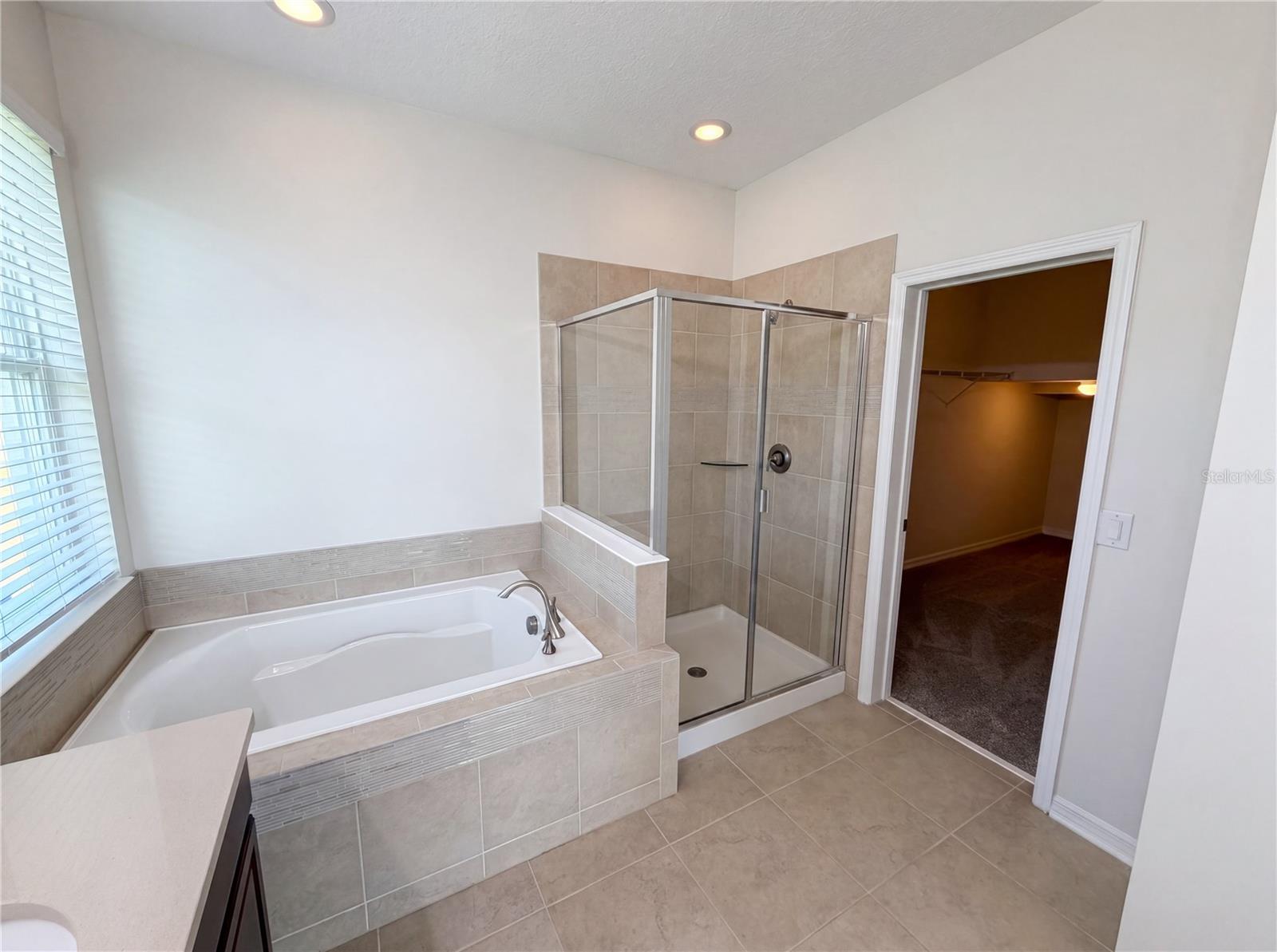 Image 16 of 36 For 1811 Henley Street